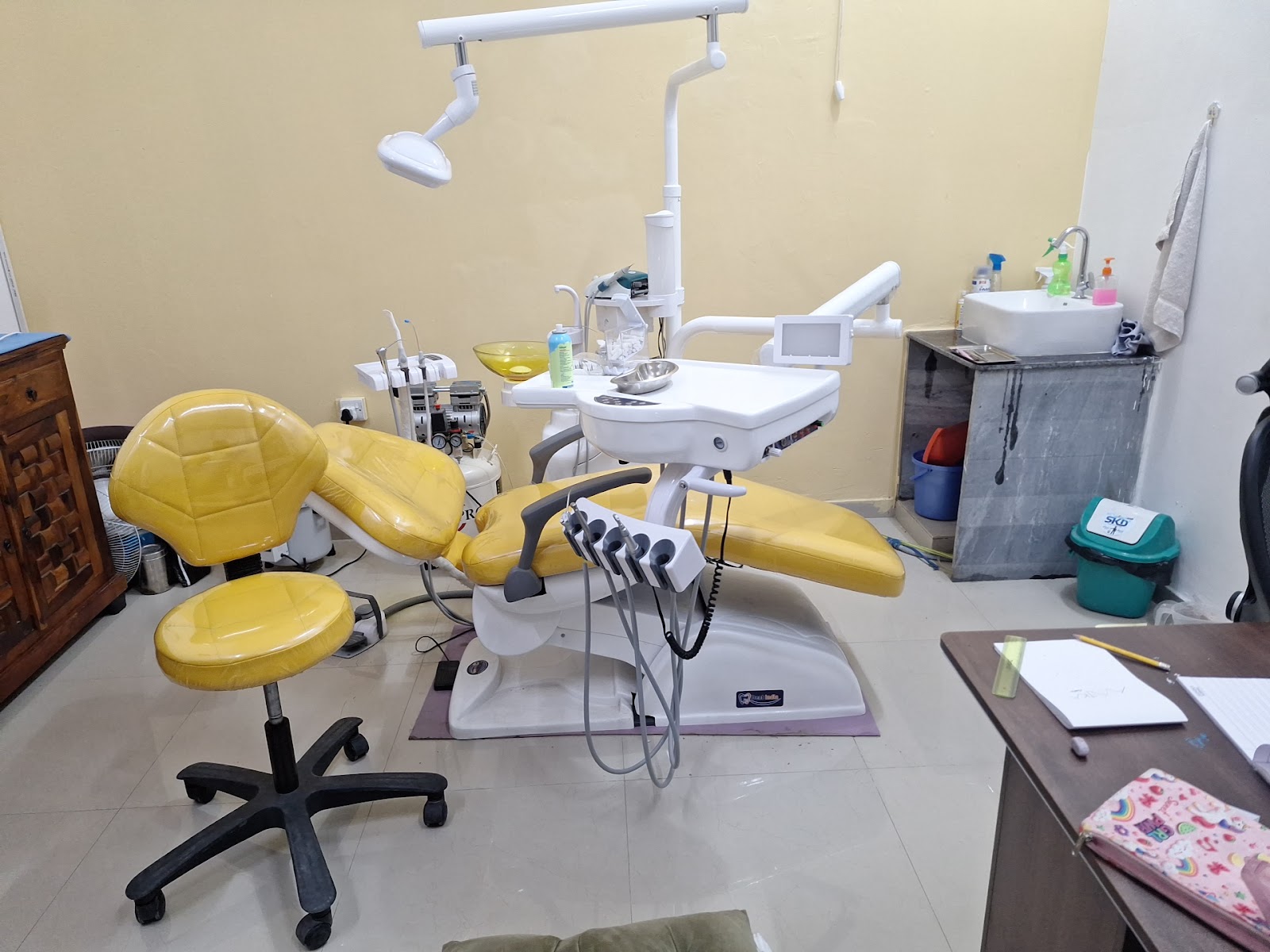 Treatment room with sterilized equipment