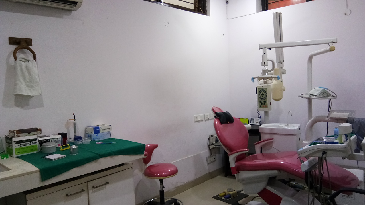 Treatment room at Smile Vatika Dental Clinic